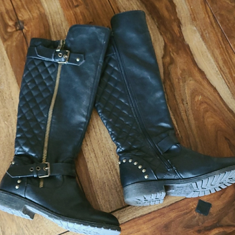 Cute Black Boots